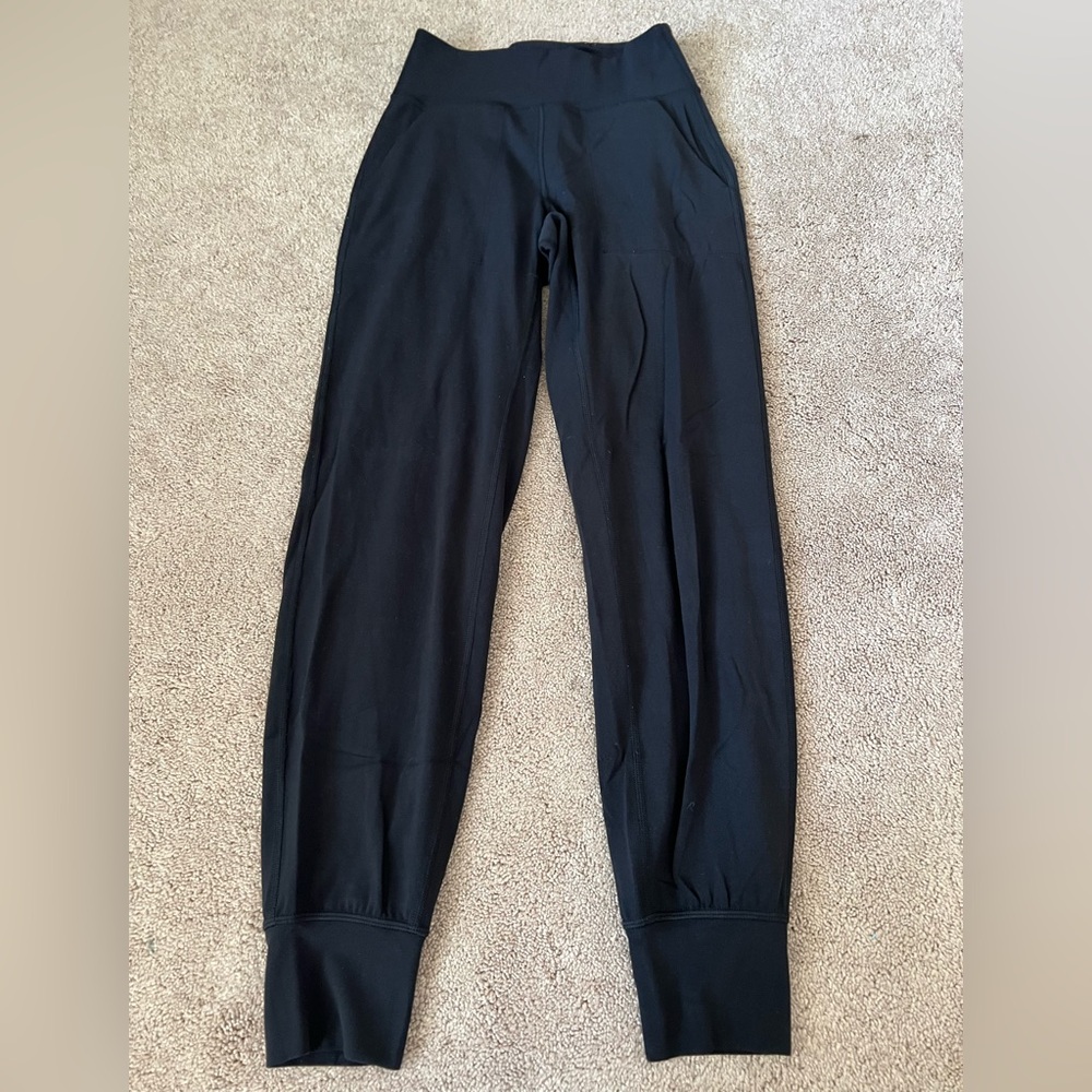 black lululemon align jogger